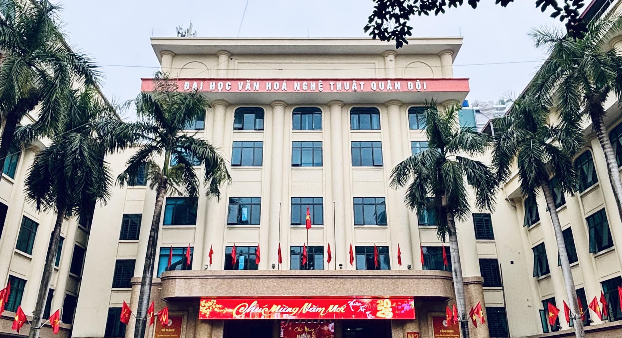 Dai hoc Van hoa Nghe quan Quan doi tuyen lai he dan su hinh anh