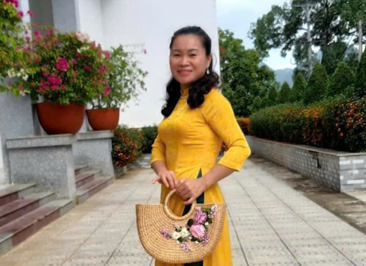 Tet xa nha cua nu hieu truong hon 30 nam gieo chu vung son cuoc hinh anh