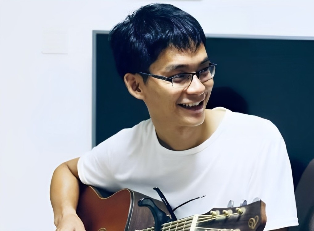 Nam sinh 35 tuoi thi dai hoc 16 lan hien ra sao? hinh anh
