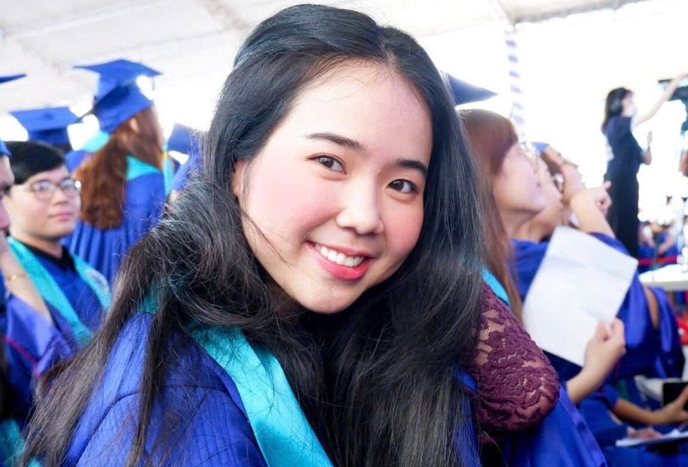 Co gai tot nghiep cung luc 2 bang DH, vuot qua ky thi luat su o My hinh anh