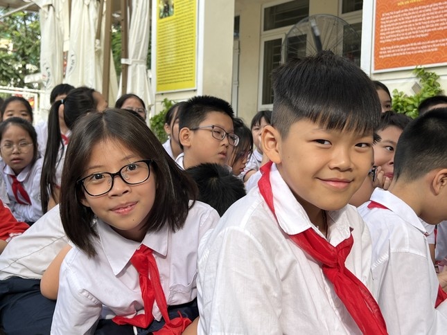 Thong tu 29 co hieu luc, phu huynh 'cuong cuong' lo don con som? hinh anh