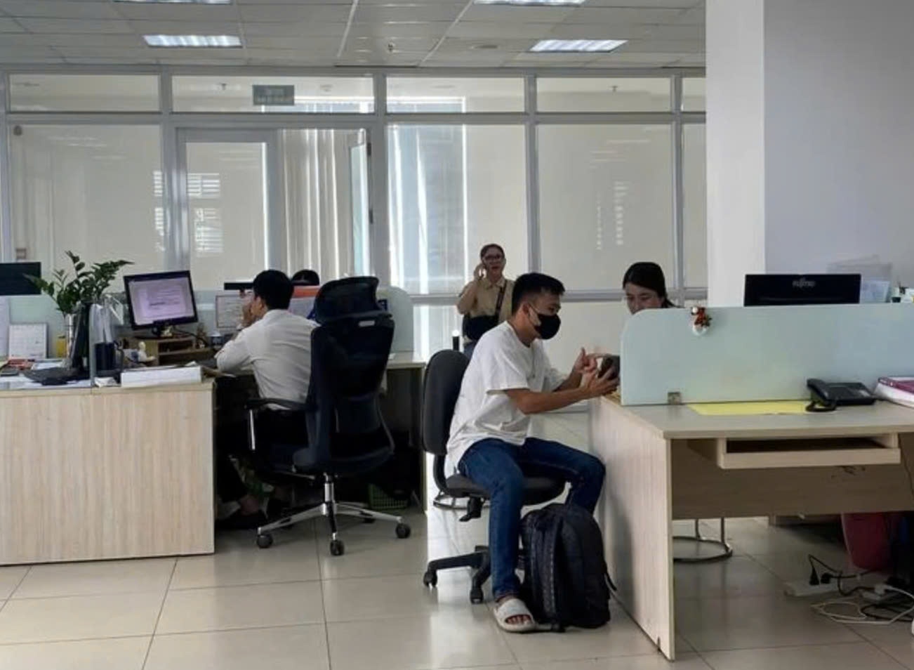 Giao vien o TP.HCM tat bat dang ky kinh doanh day them hinh anh