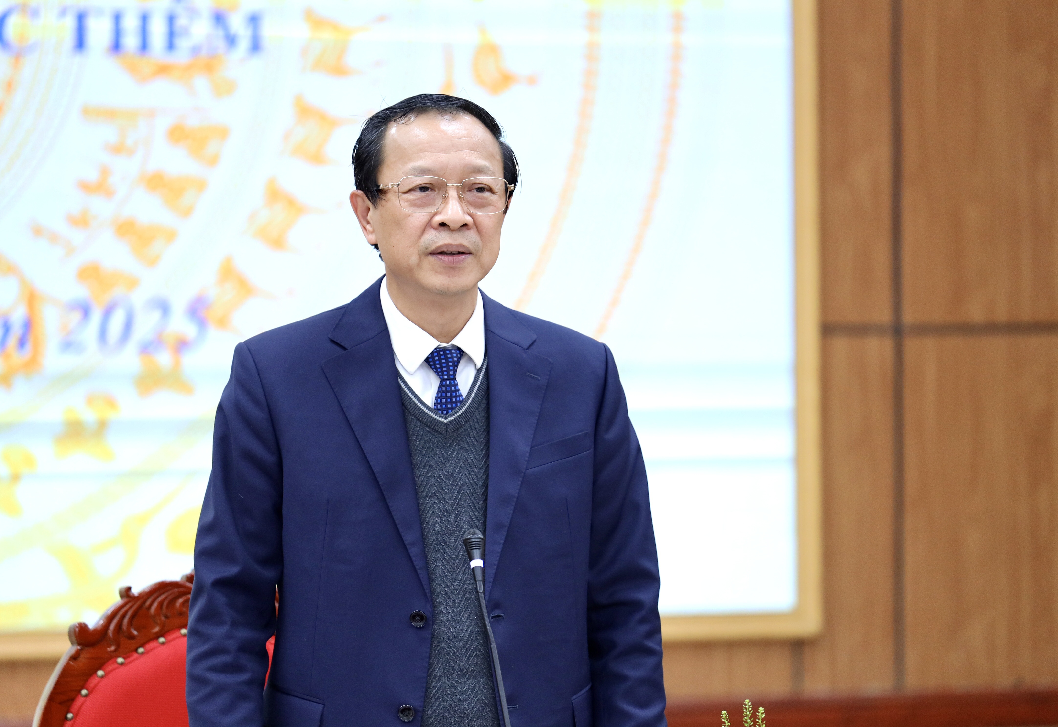 Thu truong GD&DT: 'Khong bien tuong day them, hoc them' hinh anh