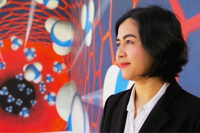 Son nu Tay Nguyen va hanh trinh thanh tien si noi tieng o troi Tay hinh anh