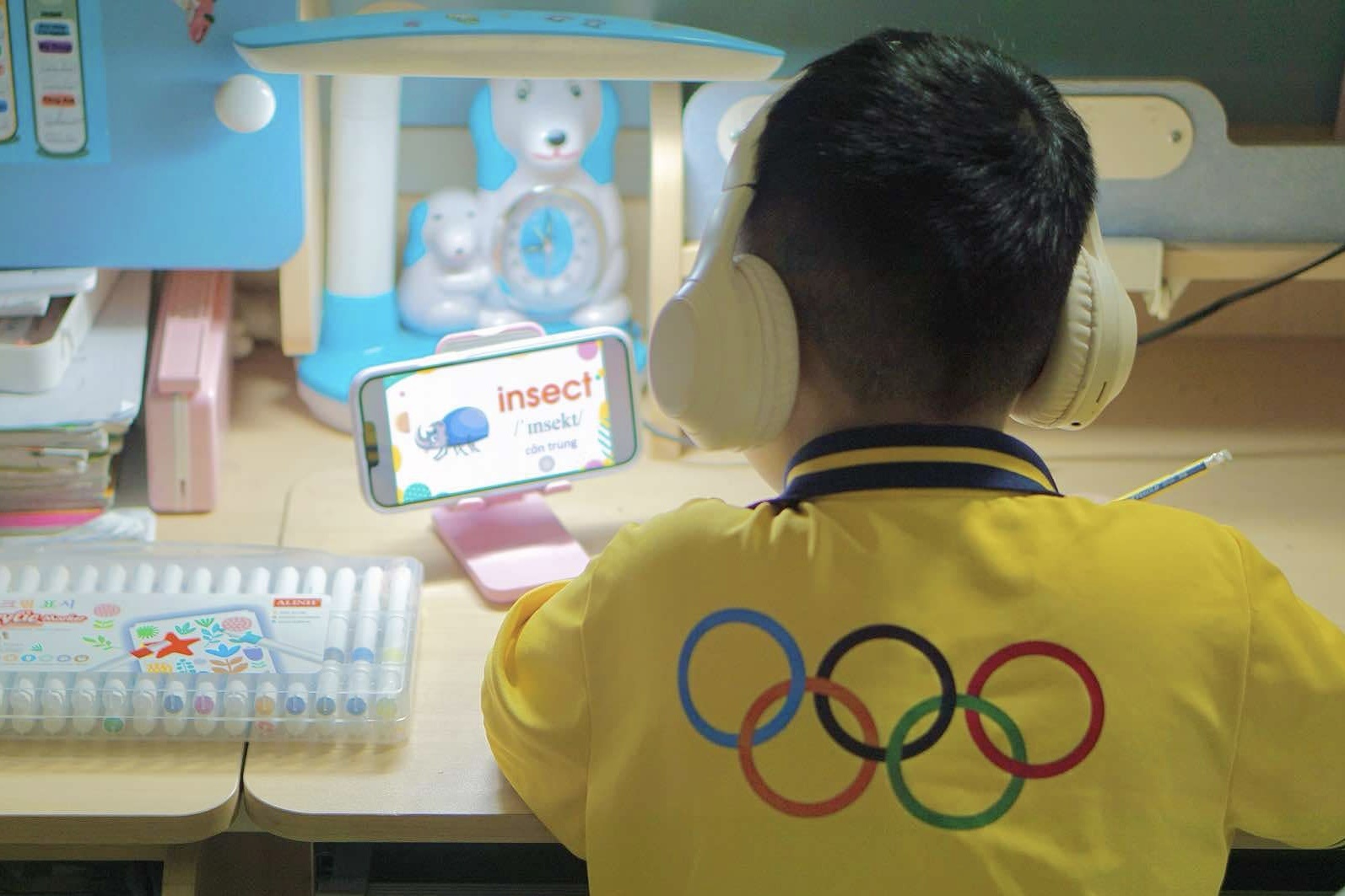 KOL review hoc tieng Anh va cac chieu tro 'cau' phu huynh xuong tien hinh anh