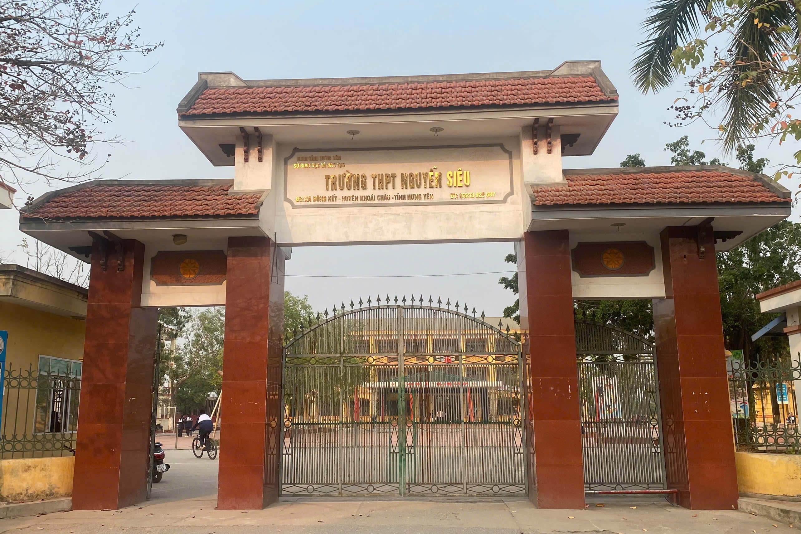 Giai nhat KHKT quoc gia bi to giong du an nuoc ngoai, truong noi gi? hinh anh