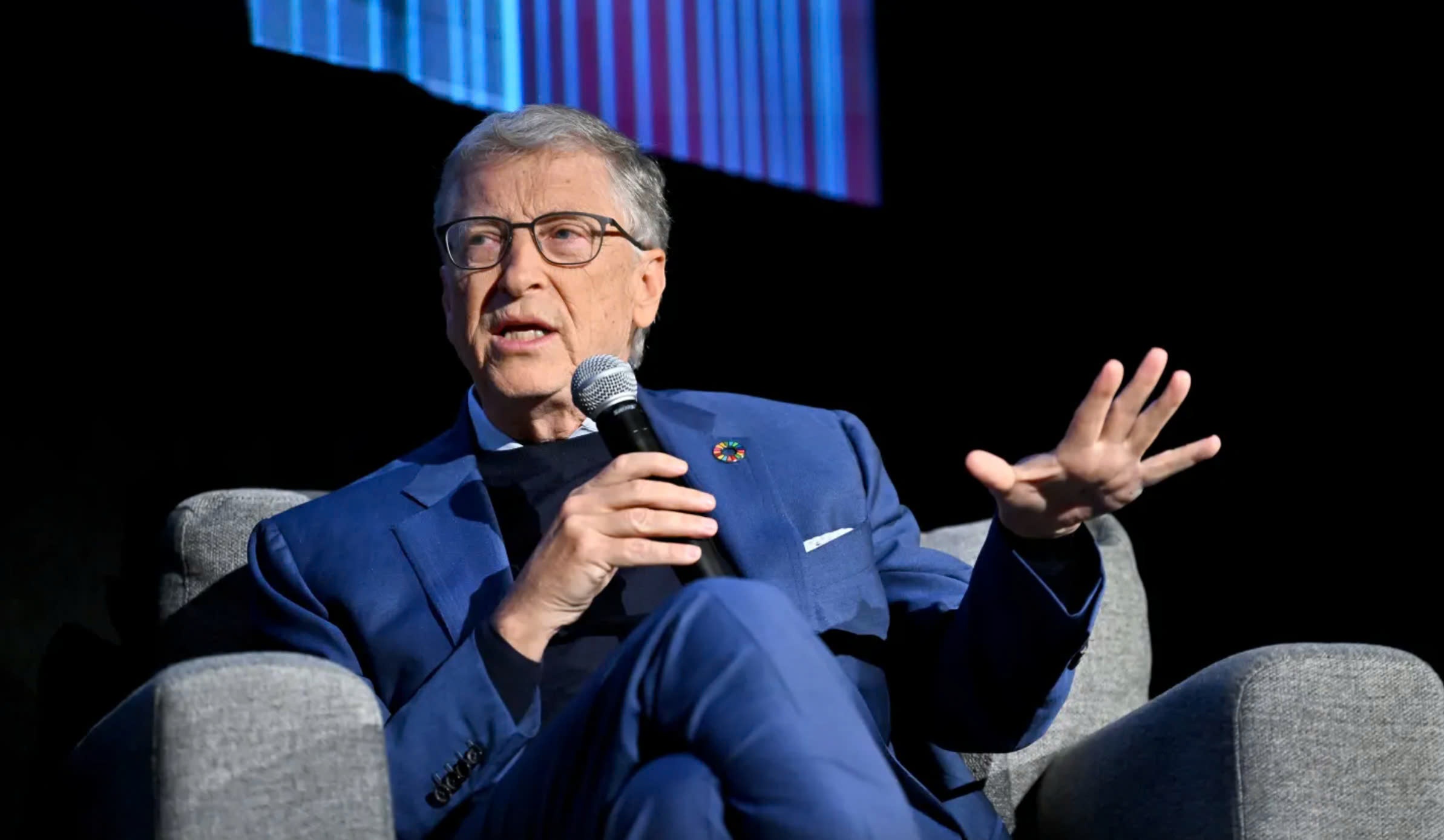Bill Gates: 'Trong 10 nam, AI se thay the nhieu bac si va giao vien' hinh anh
