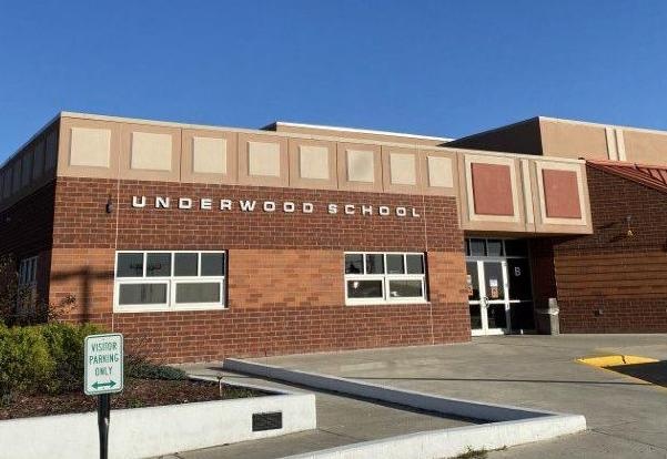 Giao vien My nang 158 kg bi bat sau khi giam len lung hoc sinh hinh anh