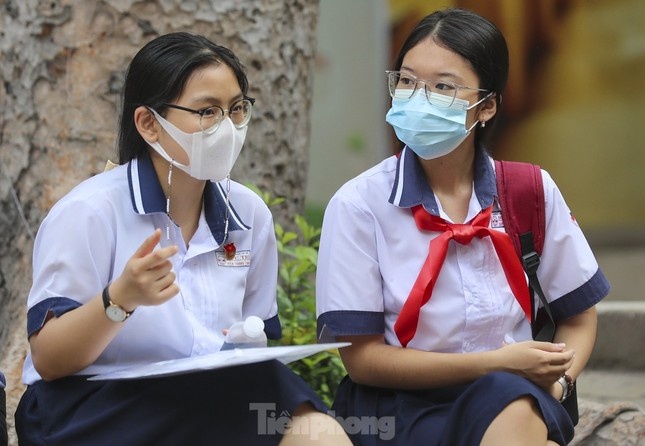 Ly do hang loat truong o TPHCM giam sau chi tieu vao lop 10 hinh anh