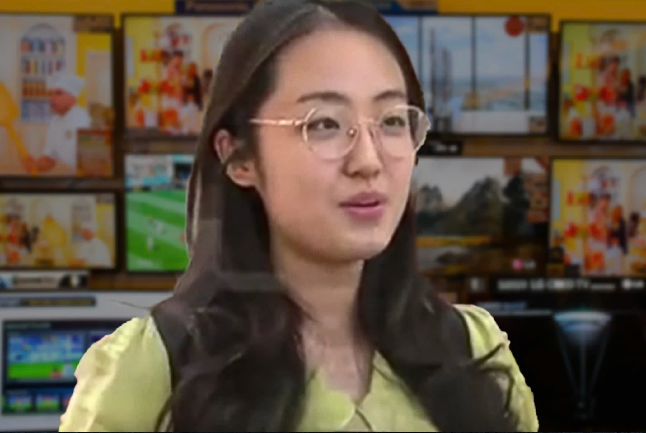 Bo me Trung Quoc chi mua tivi sau khi con do dai hoc hinh anh