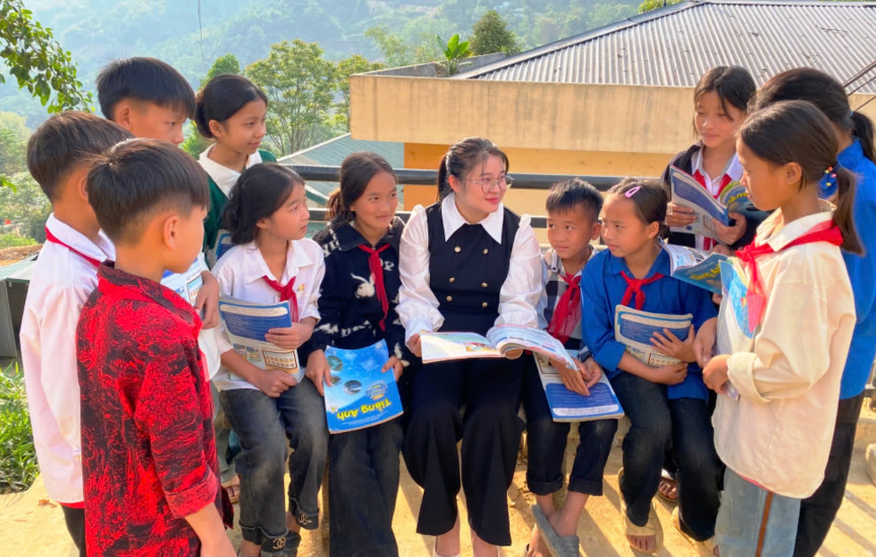 Tuong lai ‘mong manh’ cua hon 3 nghin giao vien hop dong tai Thanh Hoa hinh anh