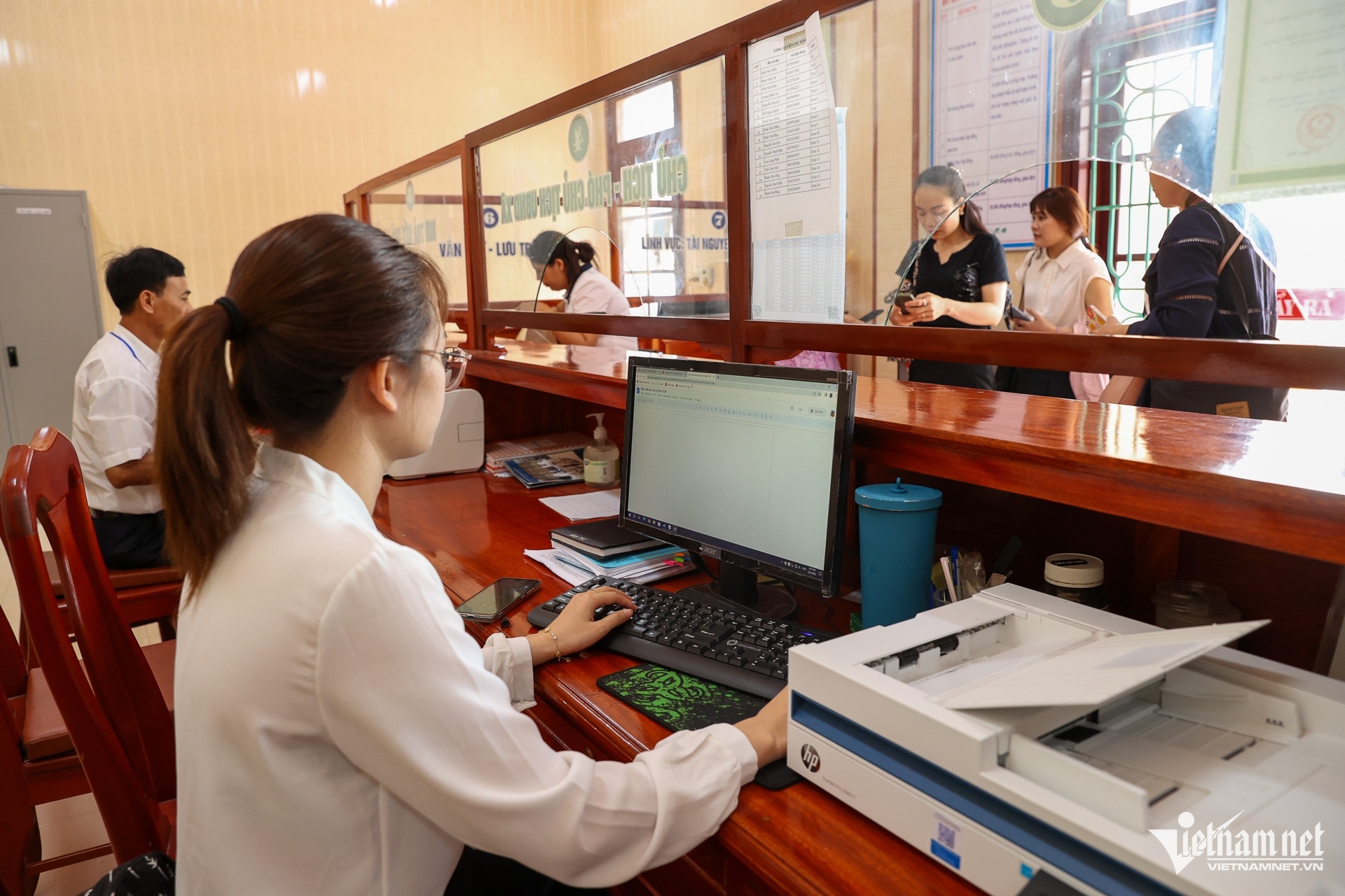 Tam thu gui Tong Bi thu cua 55 tri thuc tre va giai dap cua Bo Noi vu hinh anh