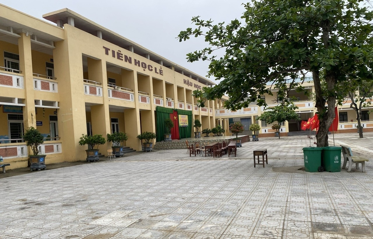 Dien bien moi vu truong bi to chi gan 200 trieu dong quy phu huynh hinh anh