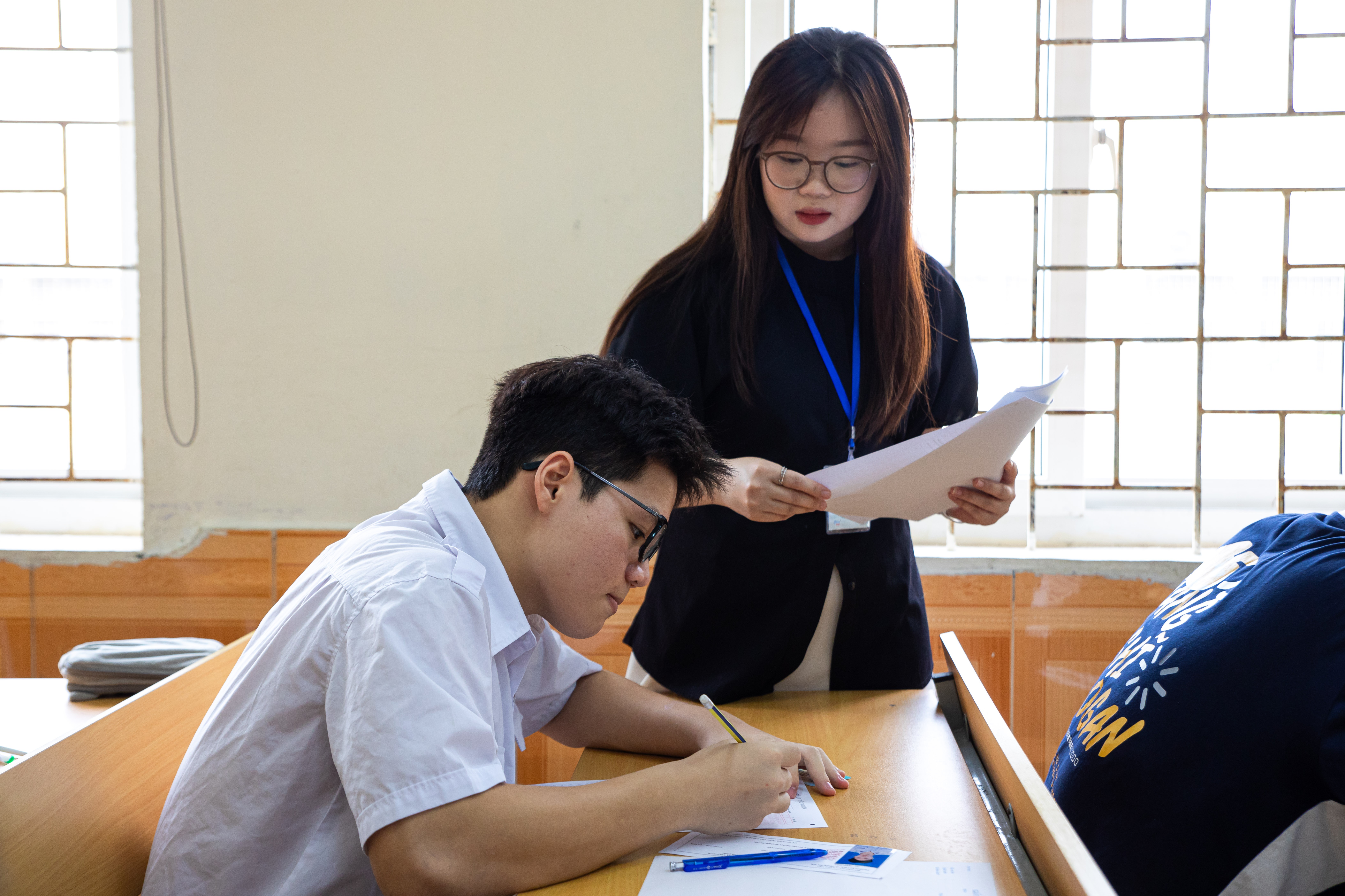 thi 10 chuyen Su pham anh 10