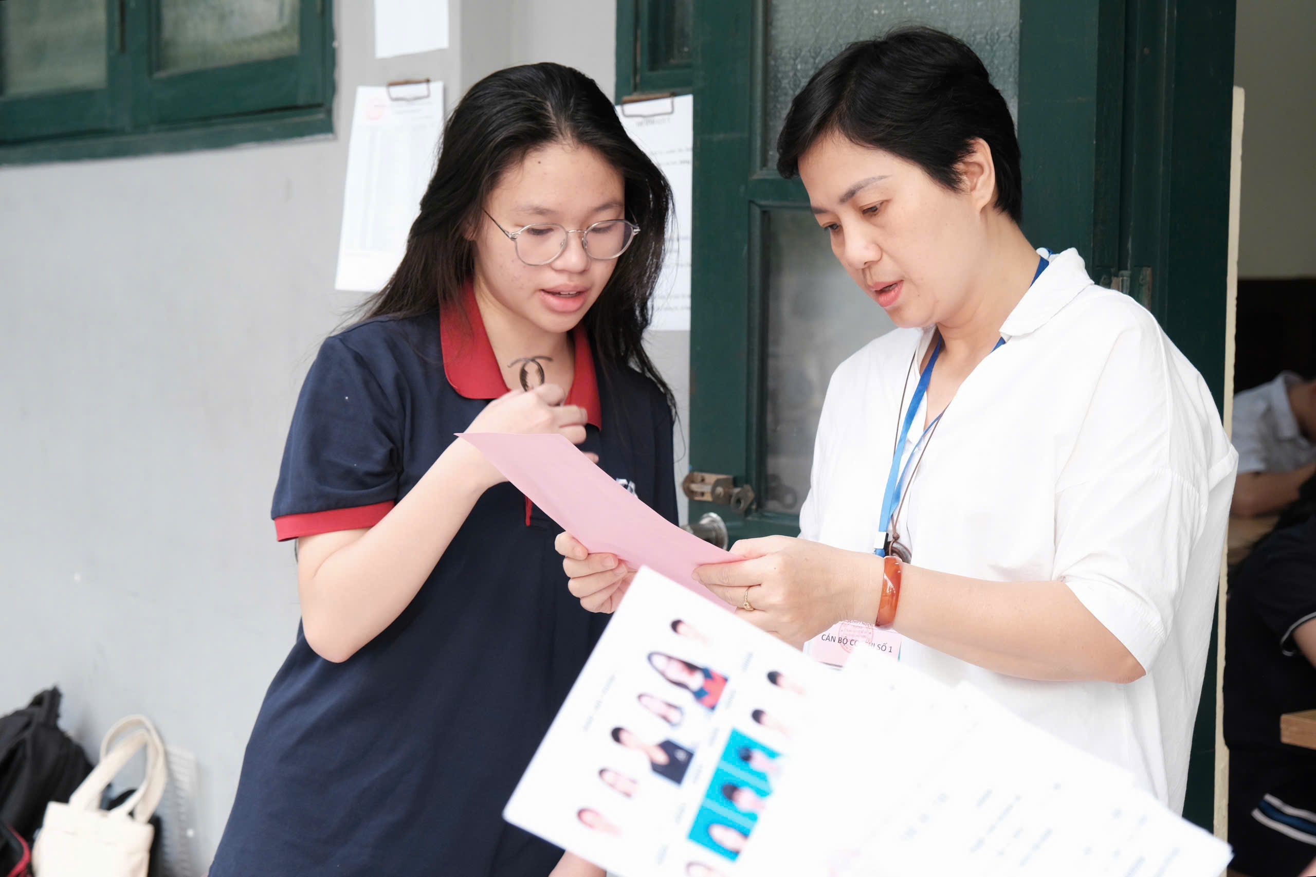 Trong nua thang, si tu thi 2-3 truong de gianh suat vao lop 10 hinh anh