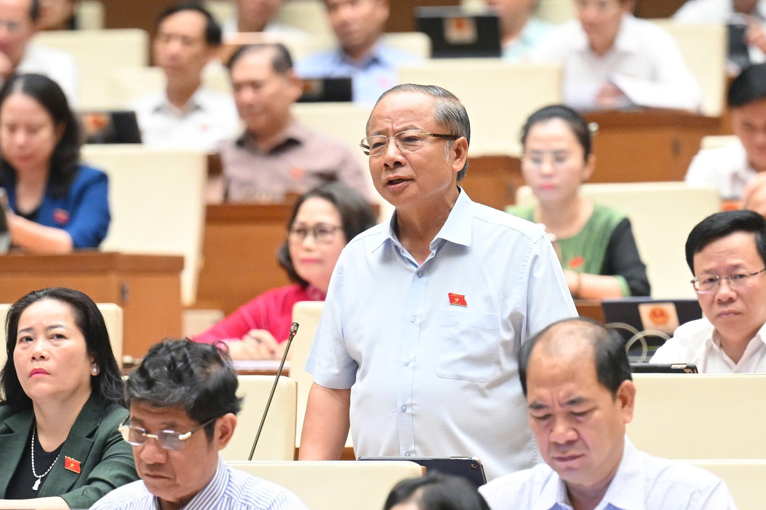 Da day tren lop thi 'khong loi nhau ra trung tam ma day tiep' hinh anh