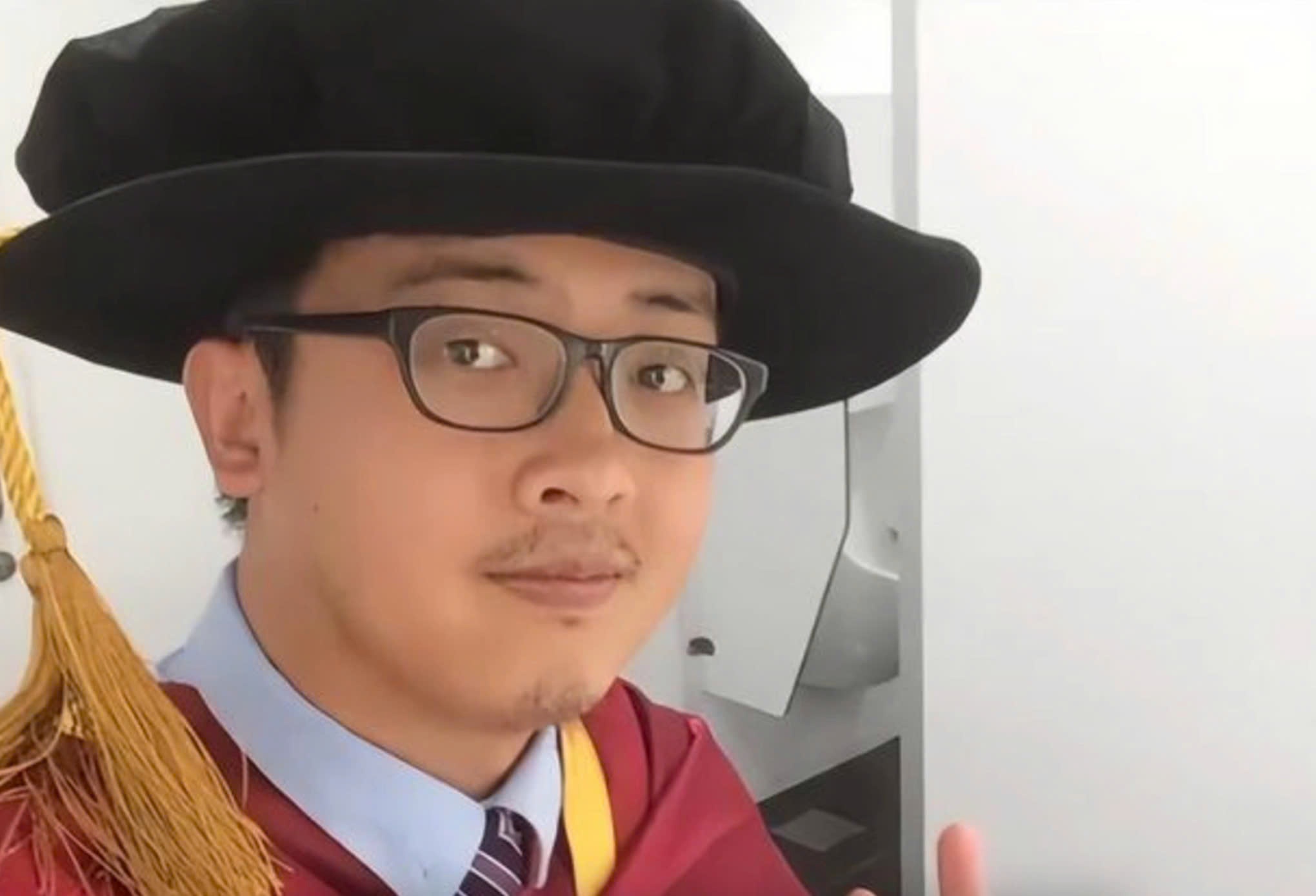 Shipper co 4 bang cu nhan, thac si, tien si tu truong top the gioi hinh anh