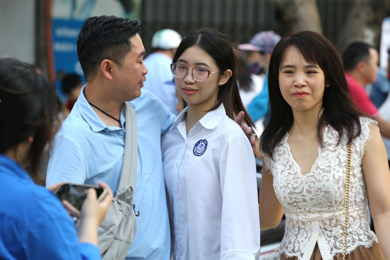 Chon to hop mon, van bai dinh hinh canh cua dai hoc hinh anh