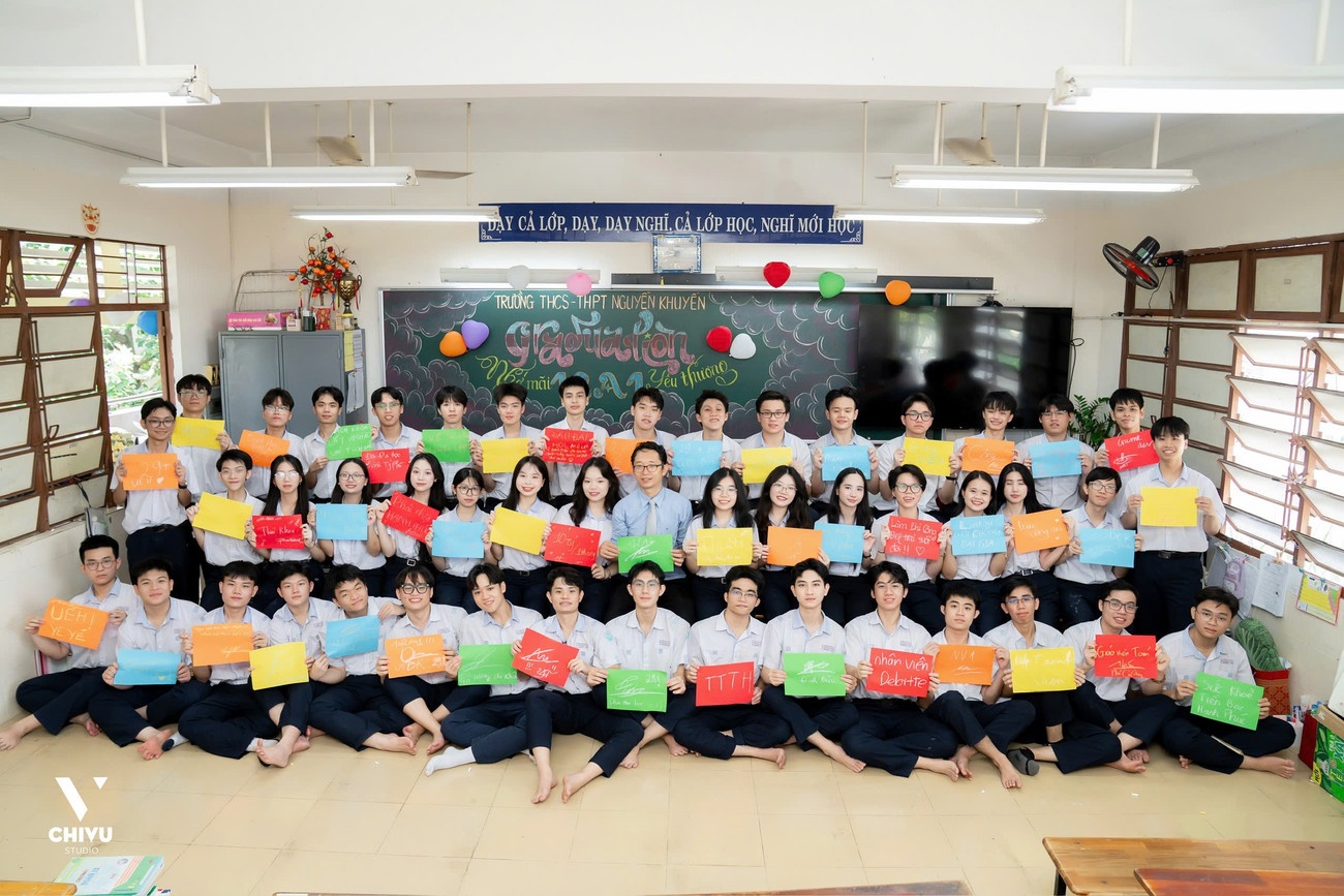 Mot lop 'am' 12 diem 10, diem trung binh khoi A00 gan tuyet doi hinh anh