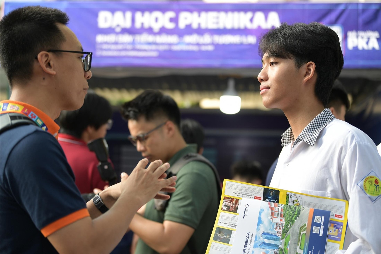 To hop co do canh tranh khoc liet nhat hinh anh