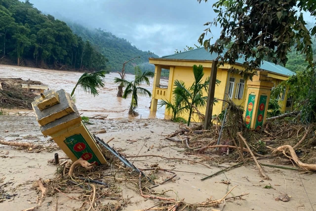 Truong hoc Nghe An tan hoang sau lu du hinh anh