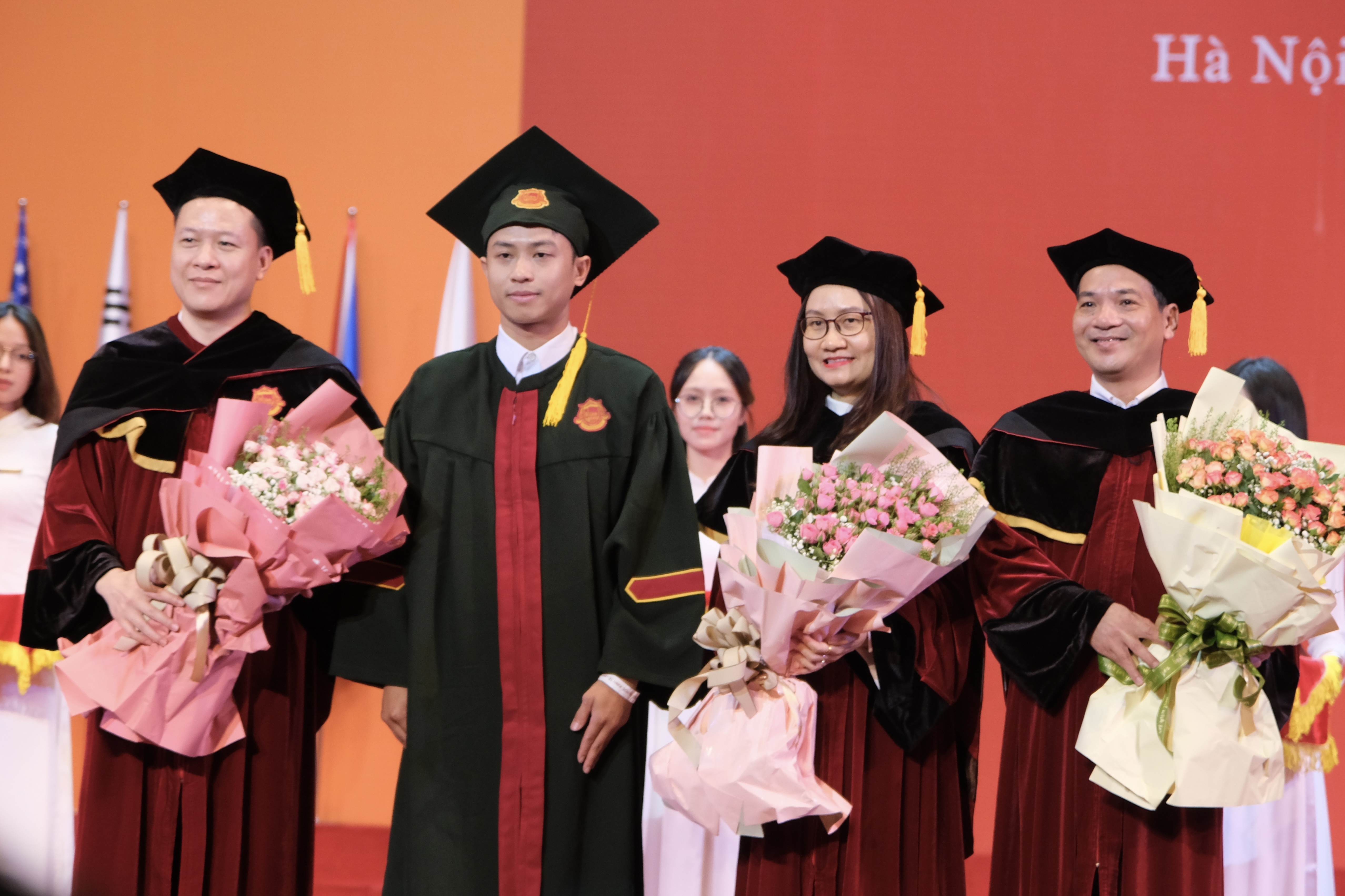 van dong vien kinh te anh 3