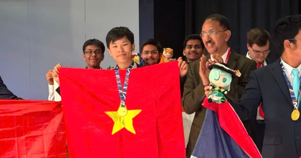 'Cu dup' huy chuong vang Olympic Vat ly cua nam sinh Nghe An hinh anh