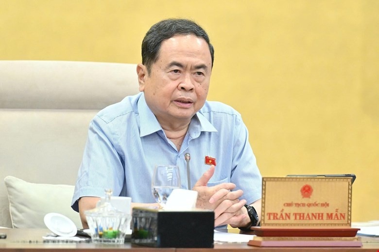 Mien hoc phi la ‘mot quyet dinh lich su chua tung co' hinh anh