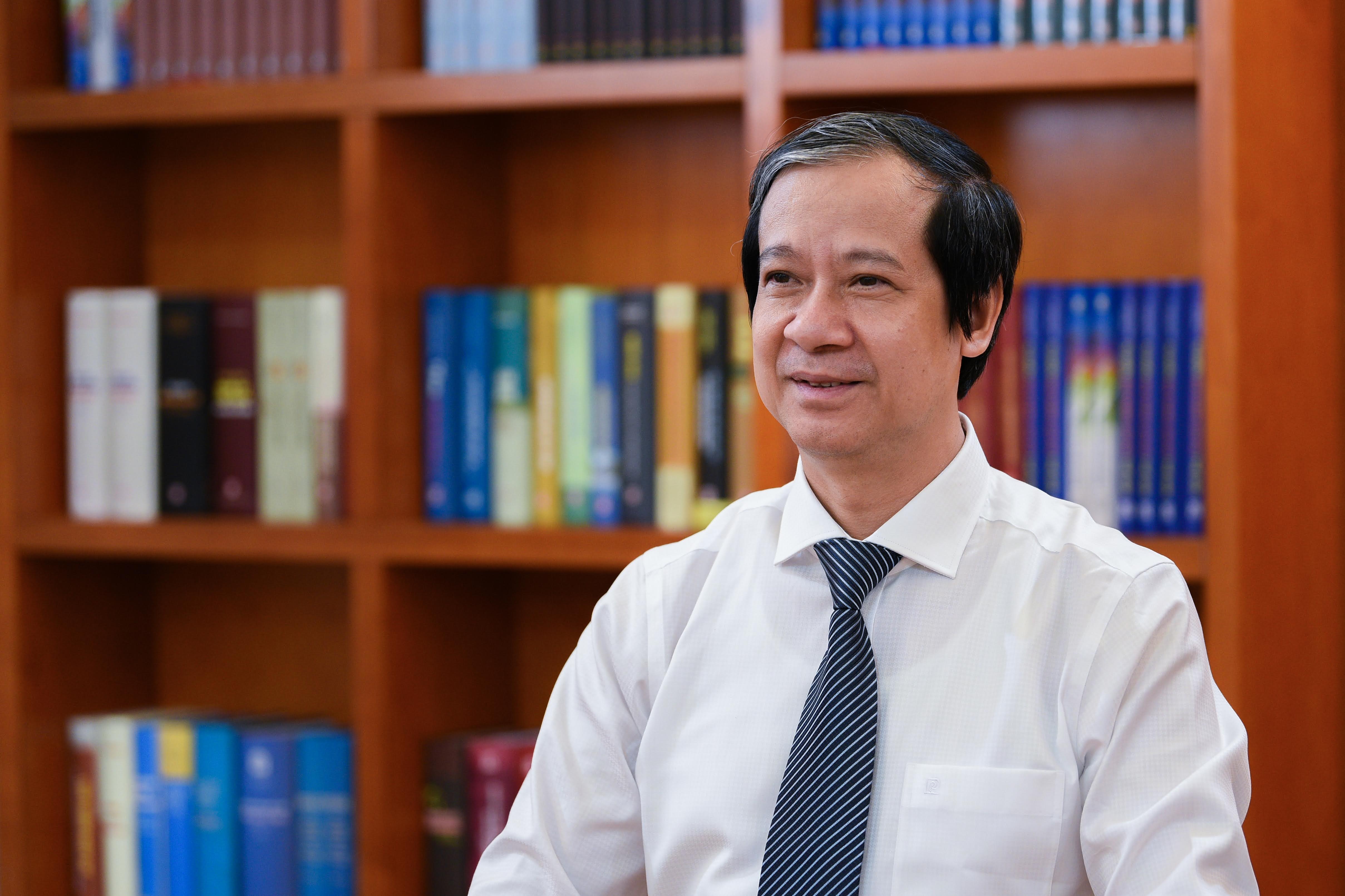 bo truong tra loi anh 2