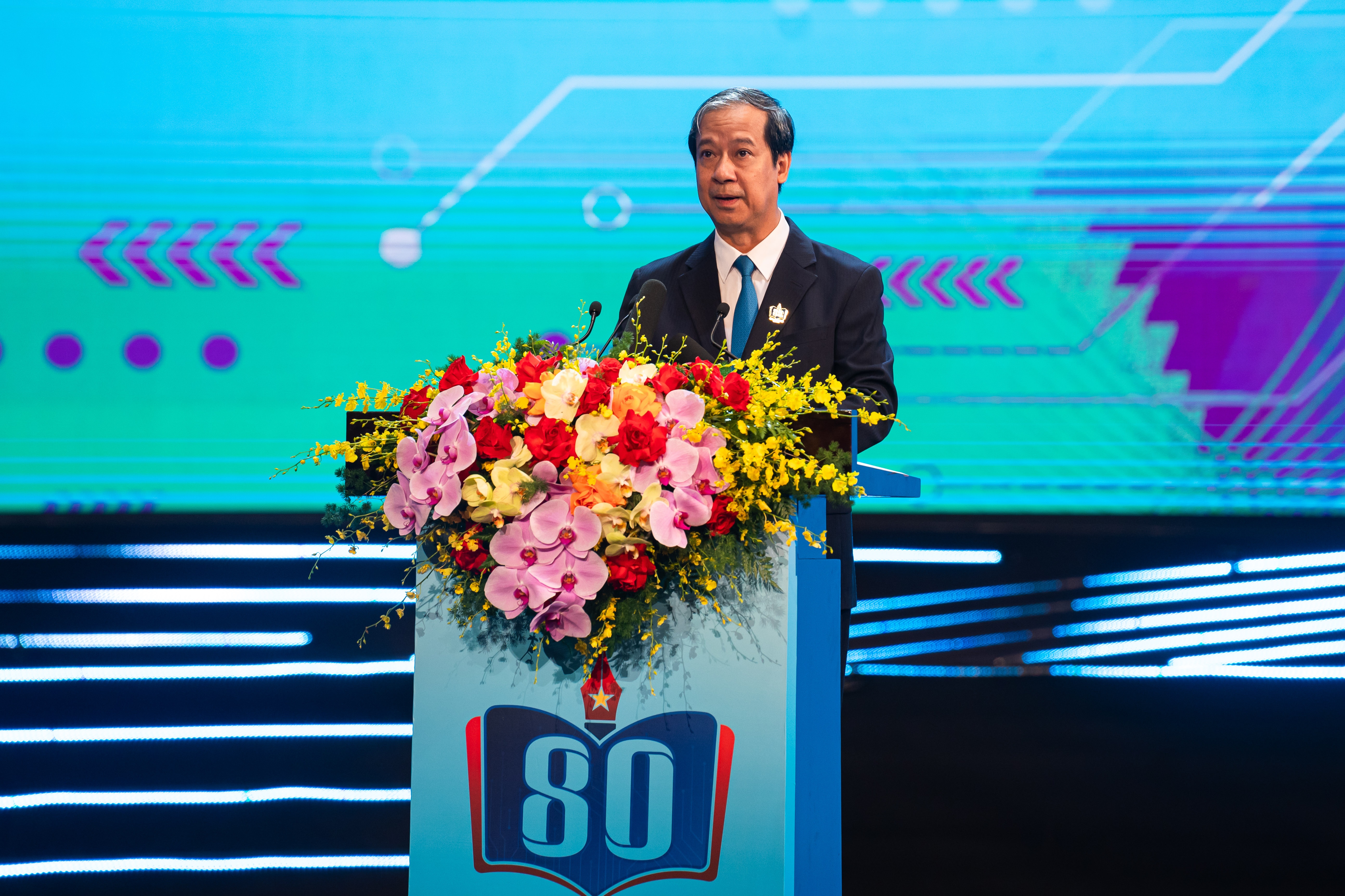 le khai giang dac biet anh 8