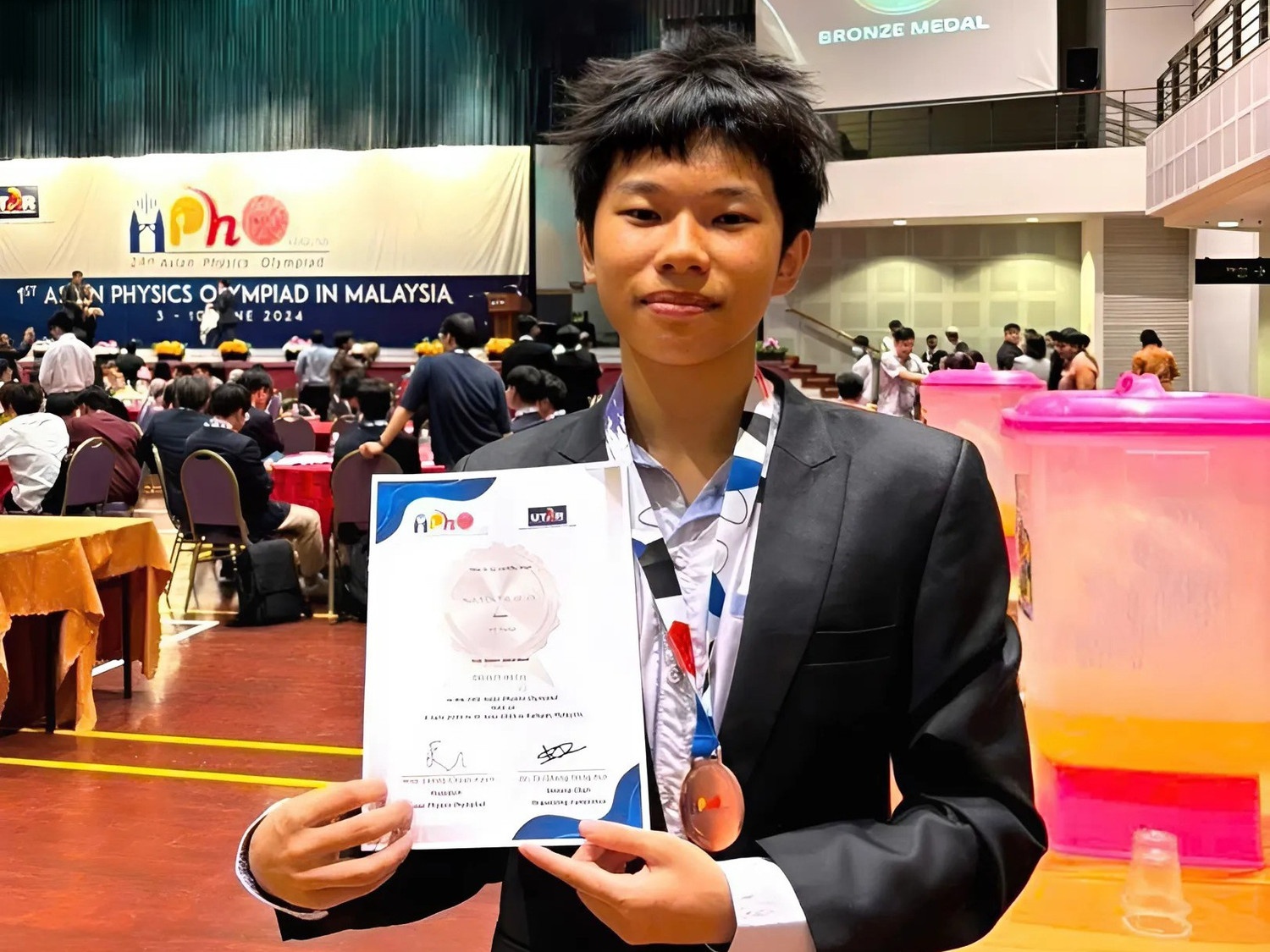 chu nhan Olympic quoc te anh 4
