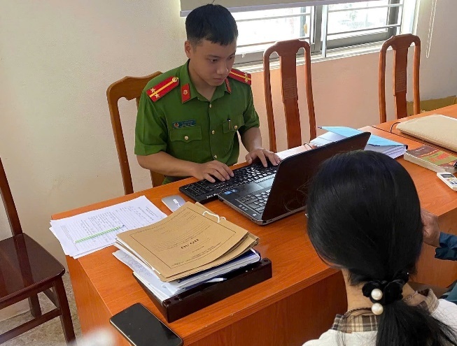 Giai cuu nu sinh Ha Noi khoi bay bat coc online hinh anh