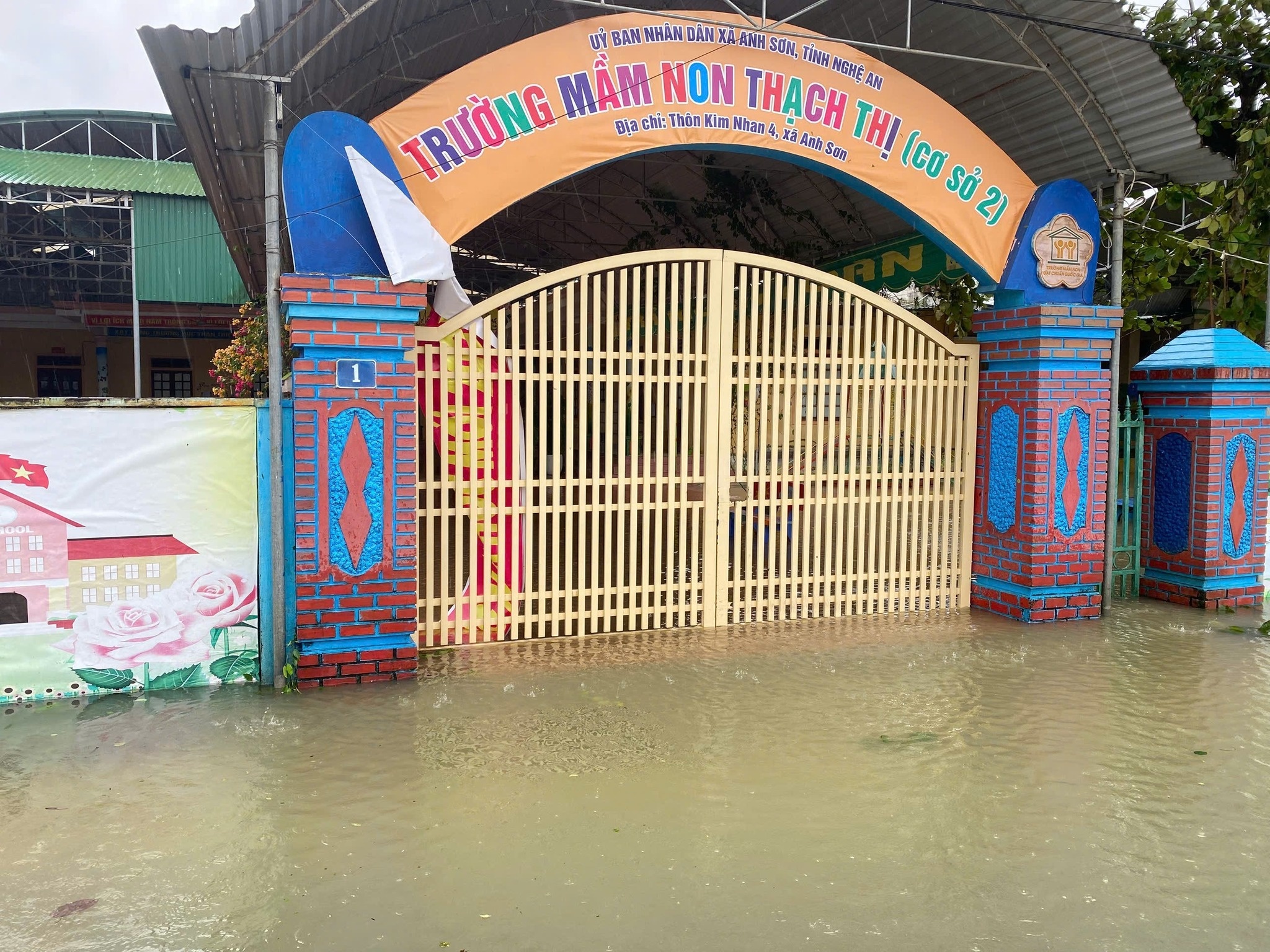 Hon 1.000 truong hoc thiet hai sau bao Bualoi hinh anh