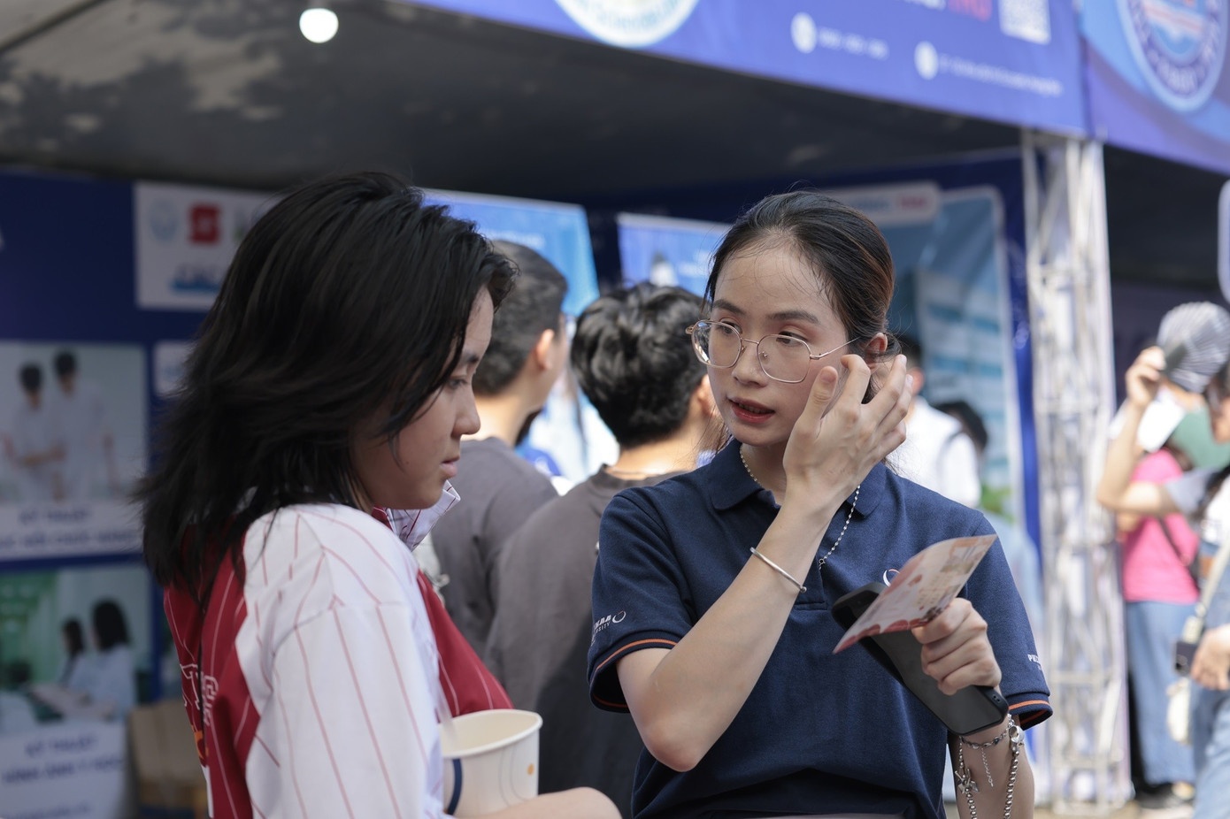 Dao tao nganh y, thieu cong cu giam sat, 'vot' cho du chi tieu? hinh anh