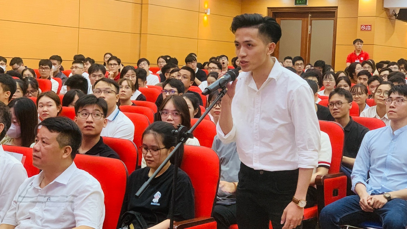 Dao tao bac si noi tru, can pho cap tinh hoa? hinh anh