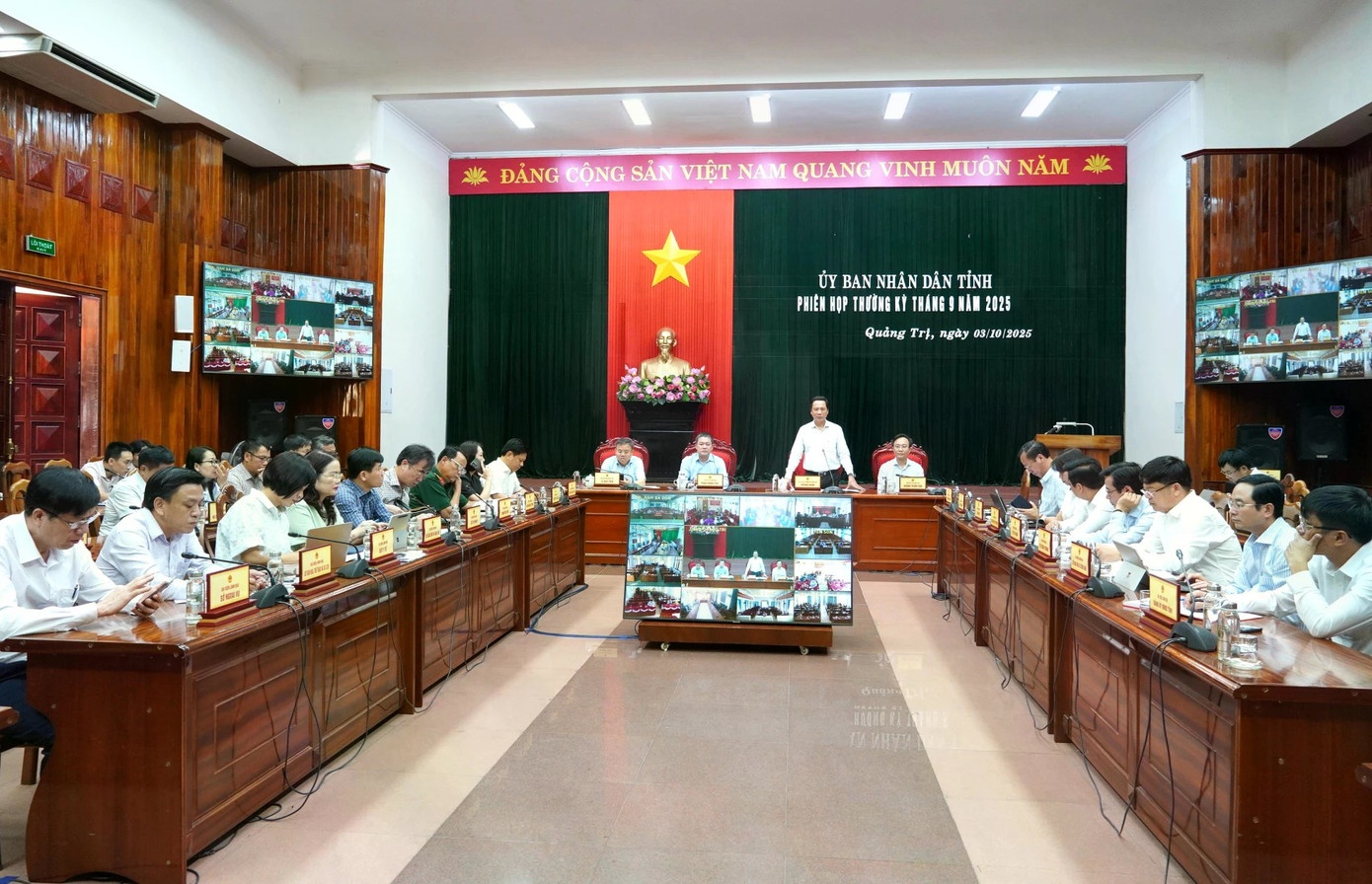 Lanh dao tinh Quang Tri noi gi ve vu hoc sinh ngo doc tap the? hinh anh