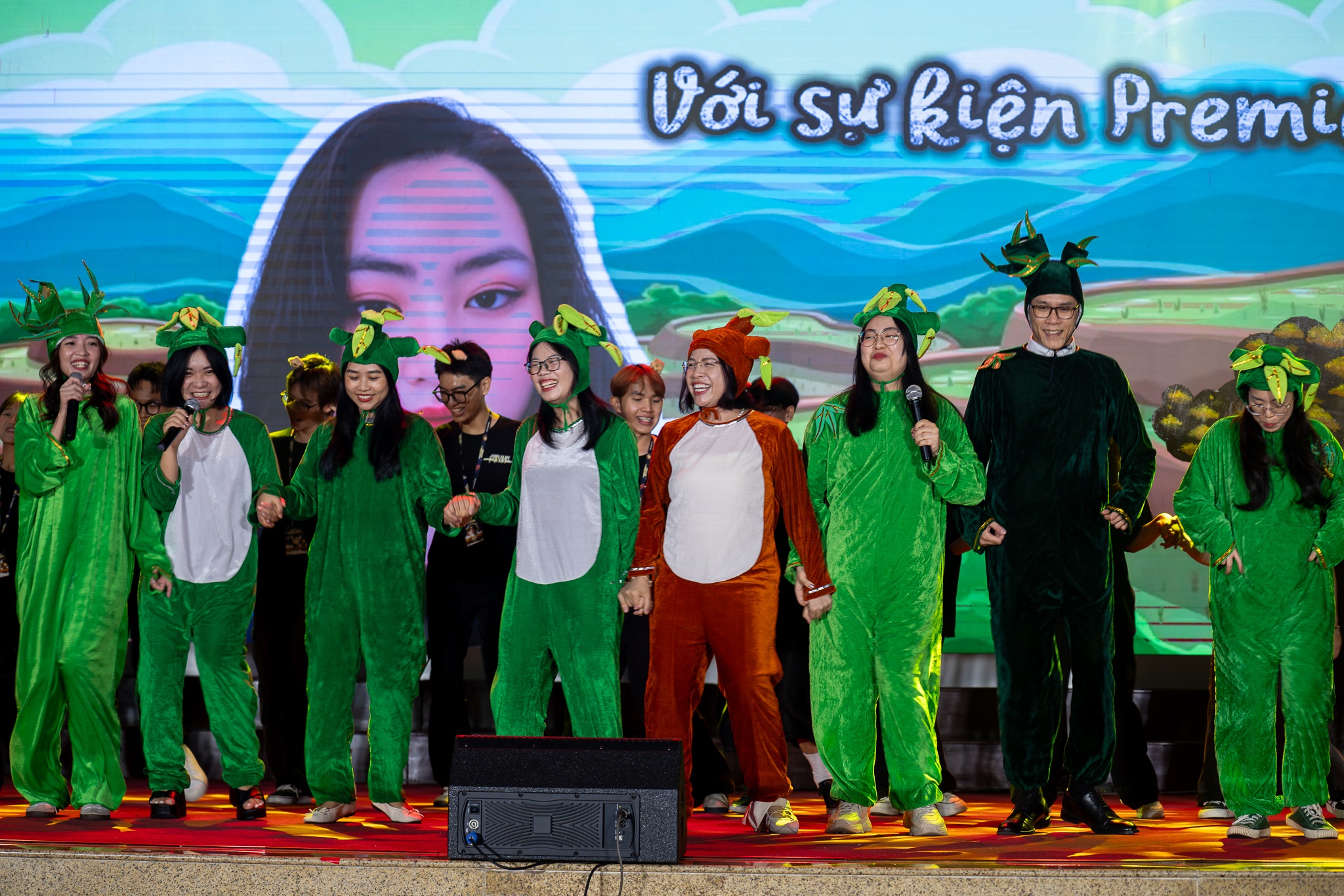 dem kich bao chi anh 5