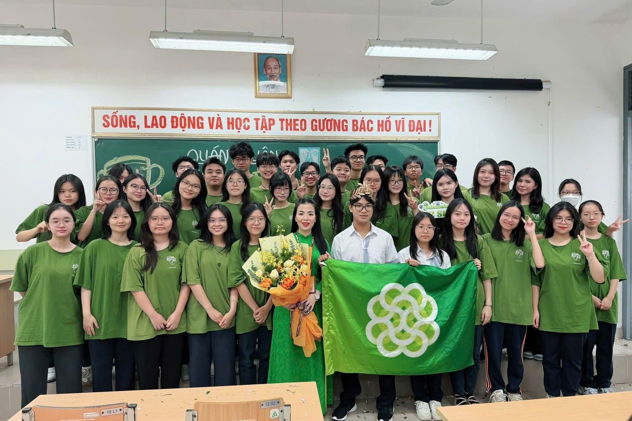 lớp học quán quân ảnh 1 lop hoc quan quan anh 1