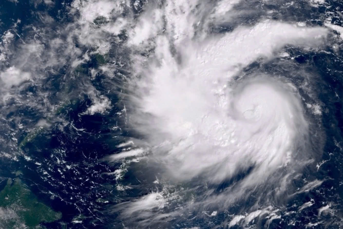 Hang tram nghin hoc sinh nghi hoc tranh bao so 13 hinh anh