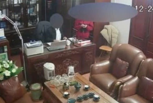 Truong o Ninh Binh bao cao ve clip than mat duoc cho la cua lanh dao hinh anh