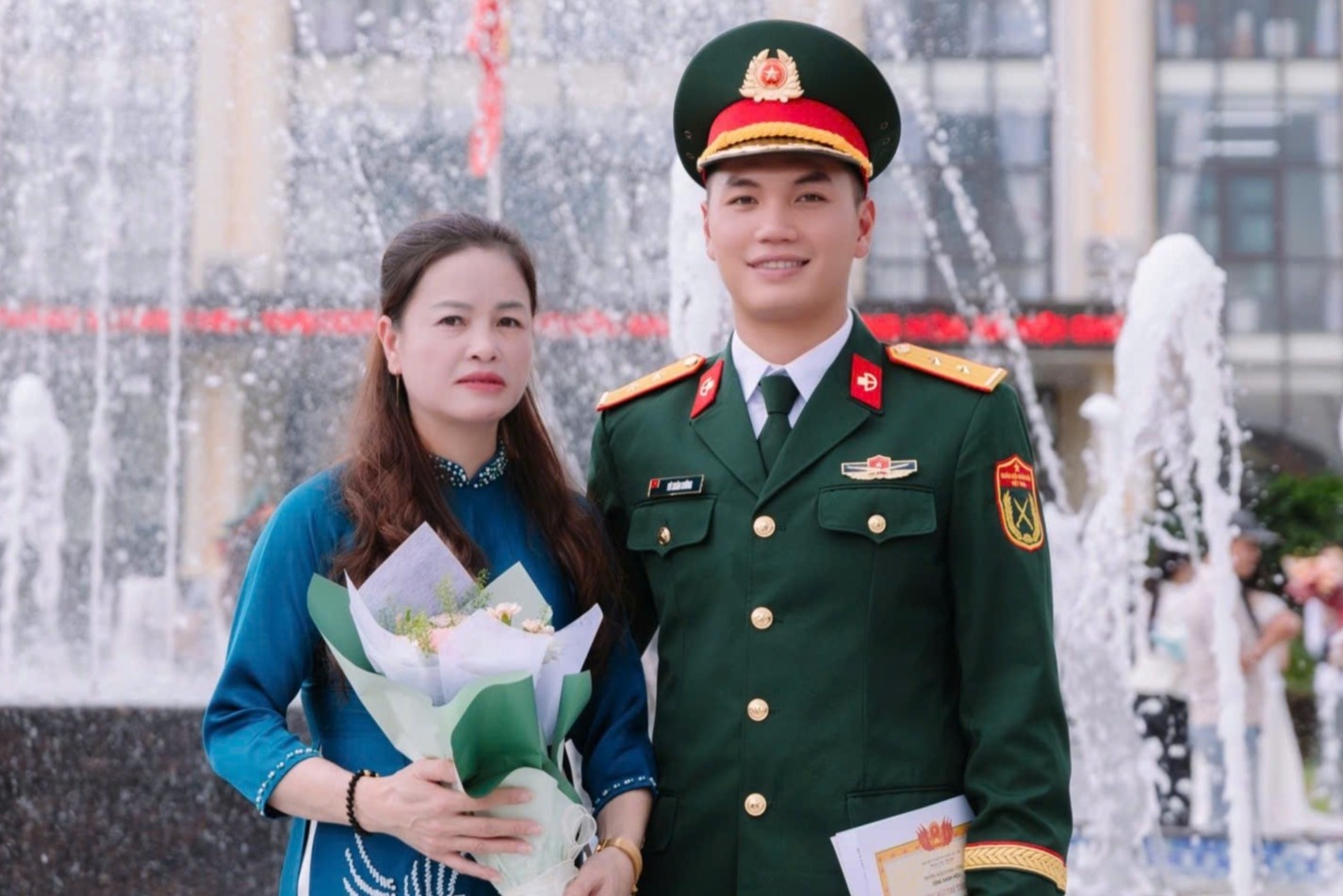 Thu khoa Dac cong nuoc ke chuyen boi 15 km, tha troi 24 gio giua bien hinh anh