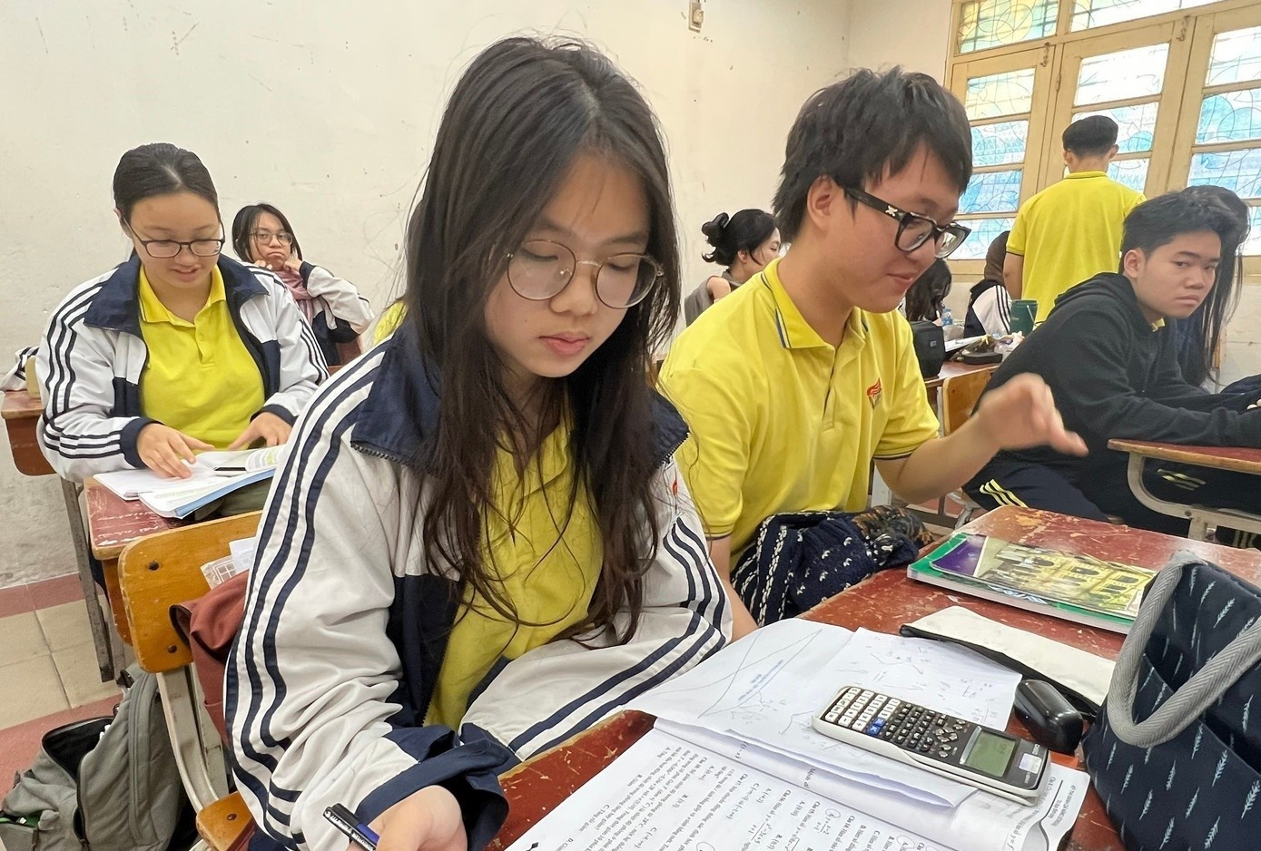 Muon het canh ep hoc, phai go ap luc thi cu hinh anh