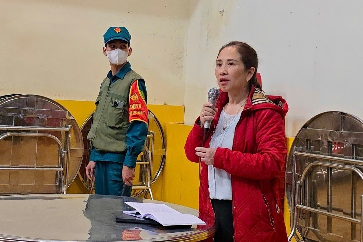 Vu to thuc pham ban o Lam Dong: Hieu truong bi cach moi chuc vu hinh anh