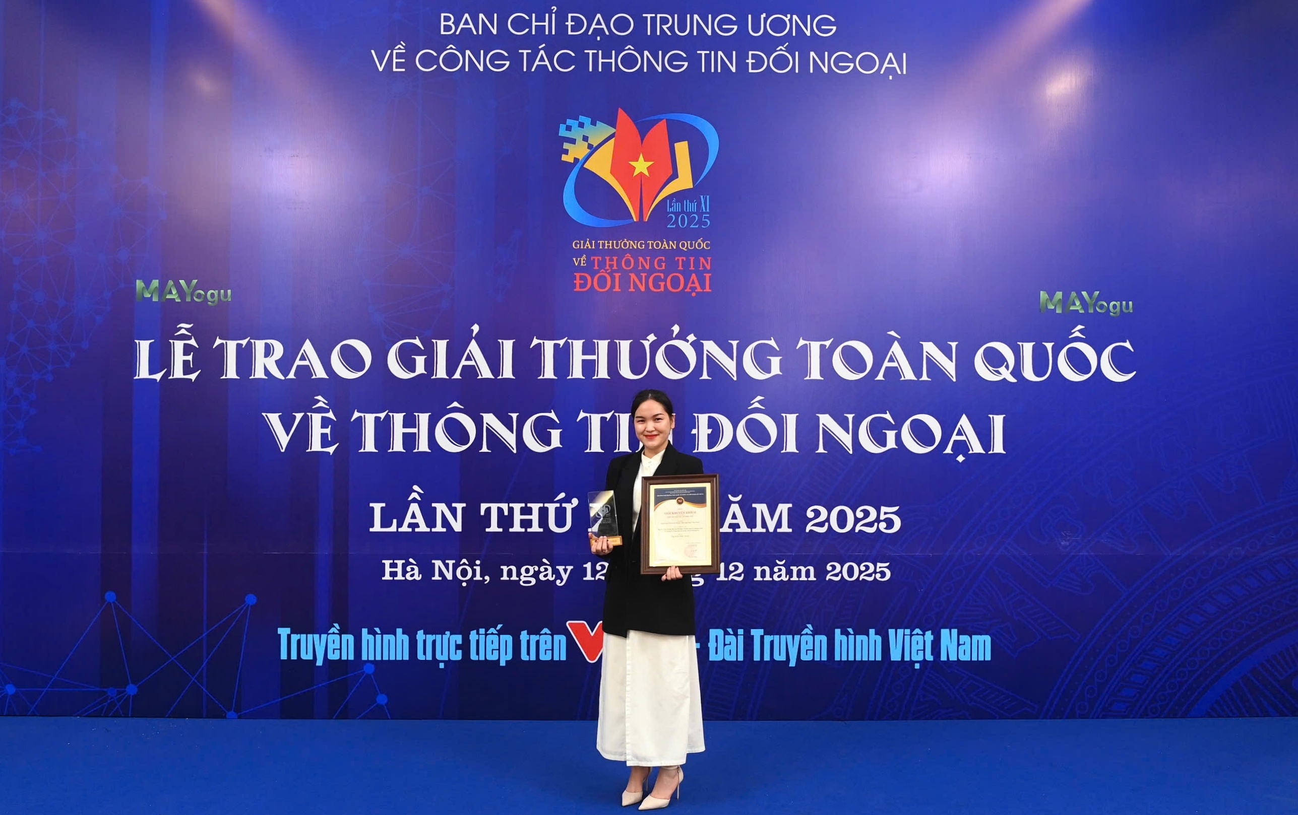 Znews doat giai Khuyen khich Giai toan quoc ve Thong tin doi ngoai hinh anh