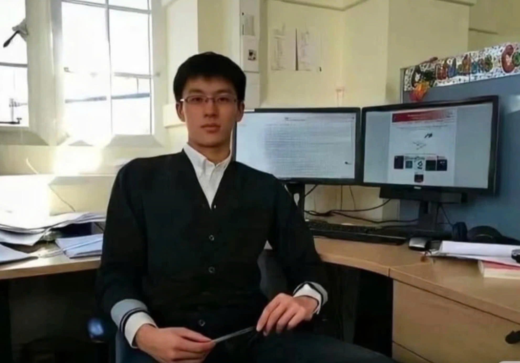 Buc anh 'nam than phong thi nghiem' noi tieng suot mot thap ky hinh anh