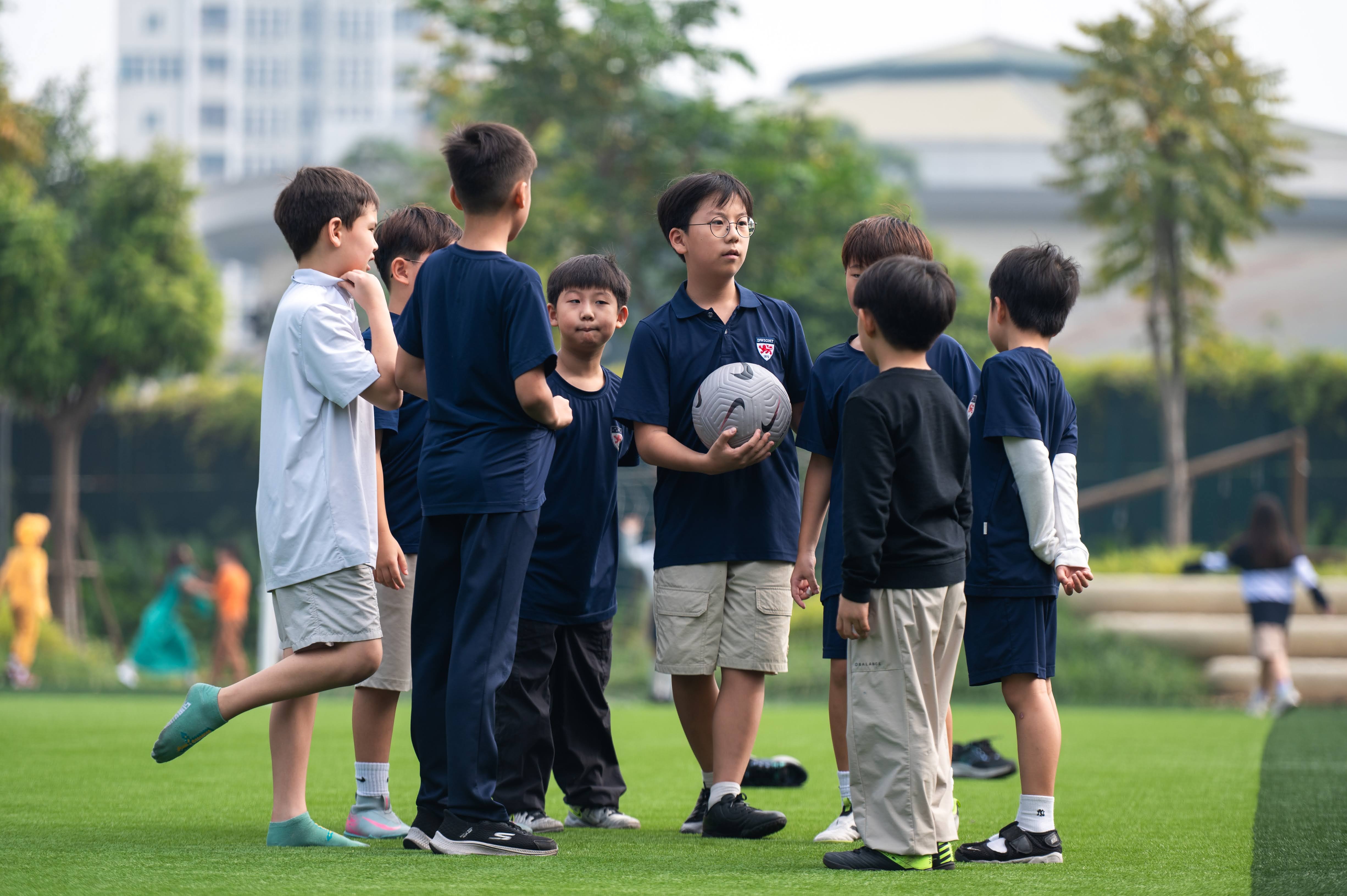 Tuyen sinh dau cap buoc vao cuoc dua hinh anh