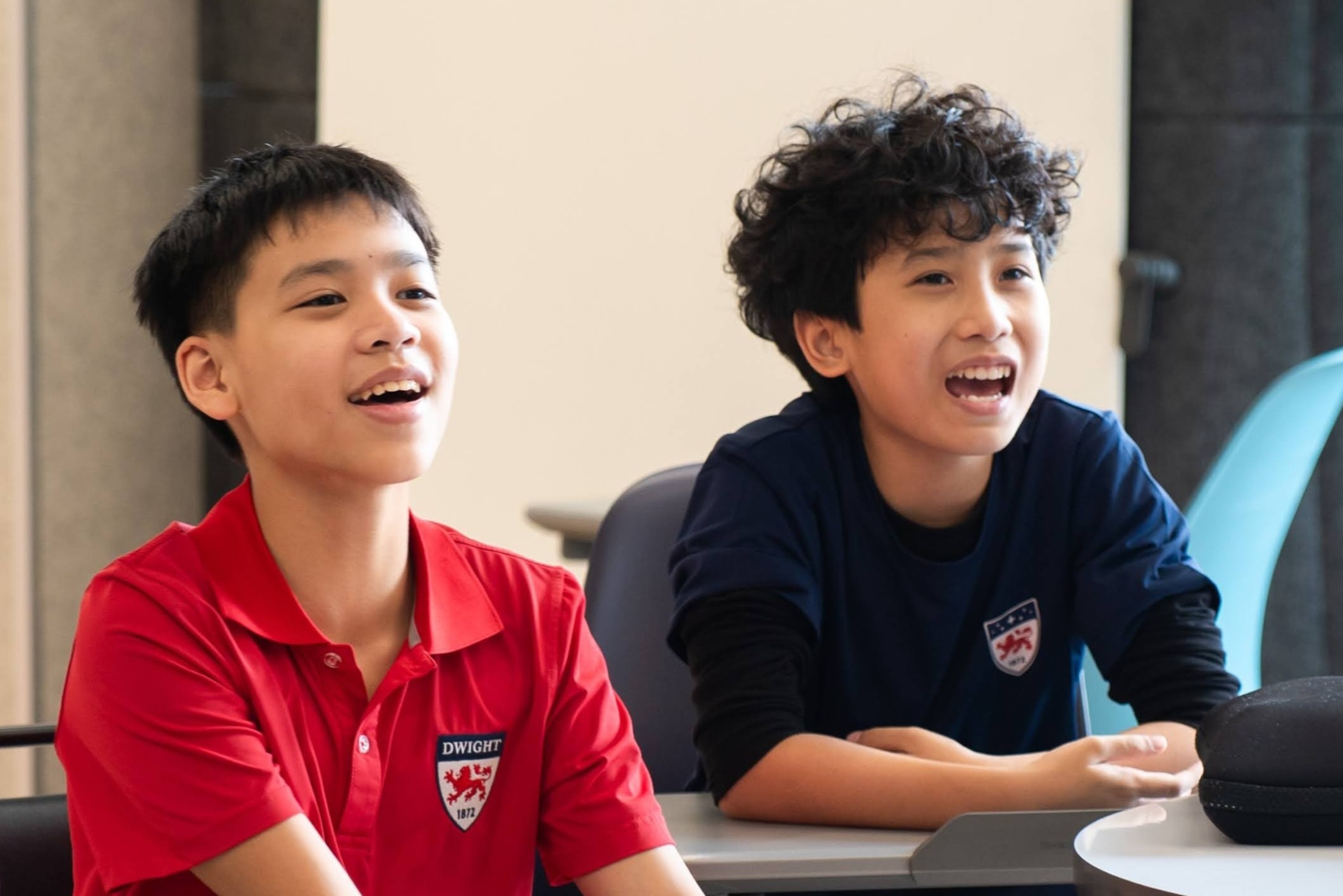 Hoc phi lop 10 truong tu Ha Noi cao nhat gan 100 trieu/thang hinh anh