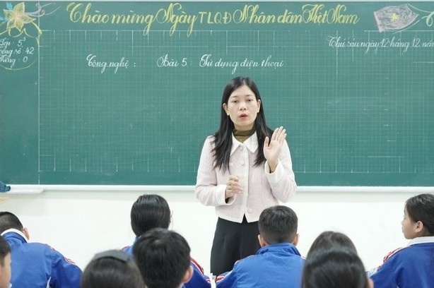 Thieu giao vien nhung van phai tinh gian bien che o Quang Tri hinh anh