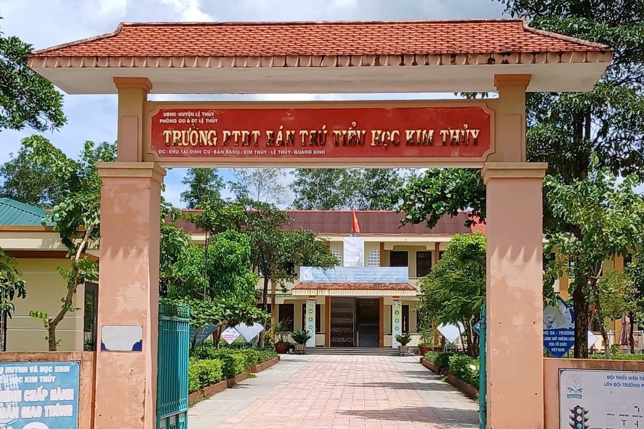 Truong bi phat gan 200 trieu, hieu truong noi khong co tien nop hinh anh