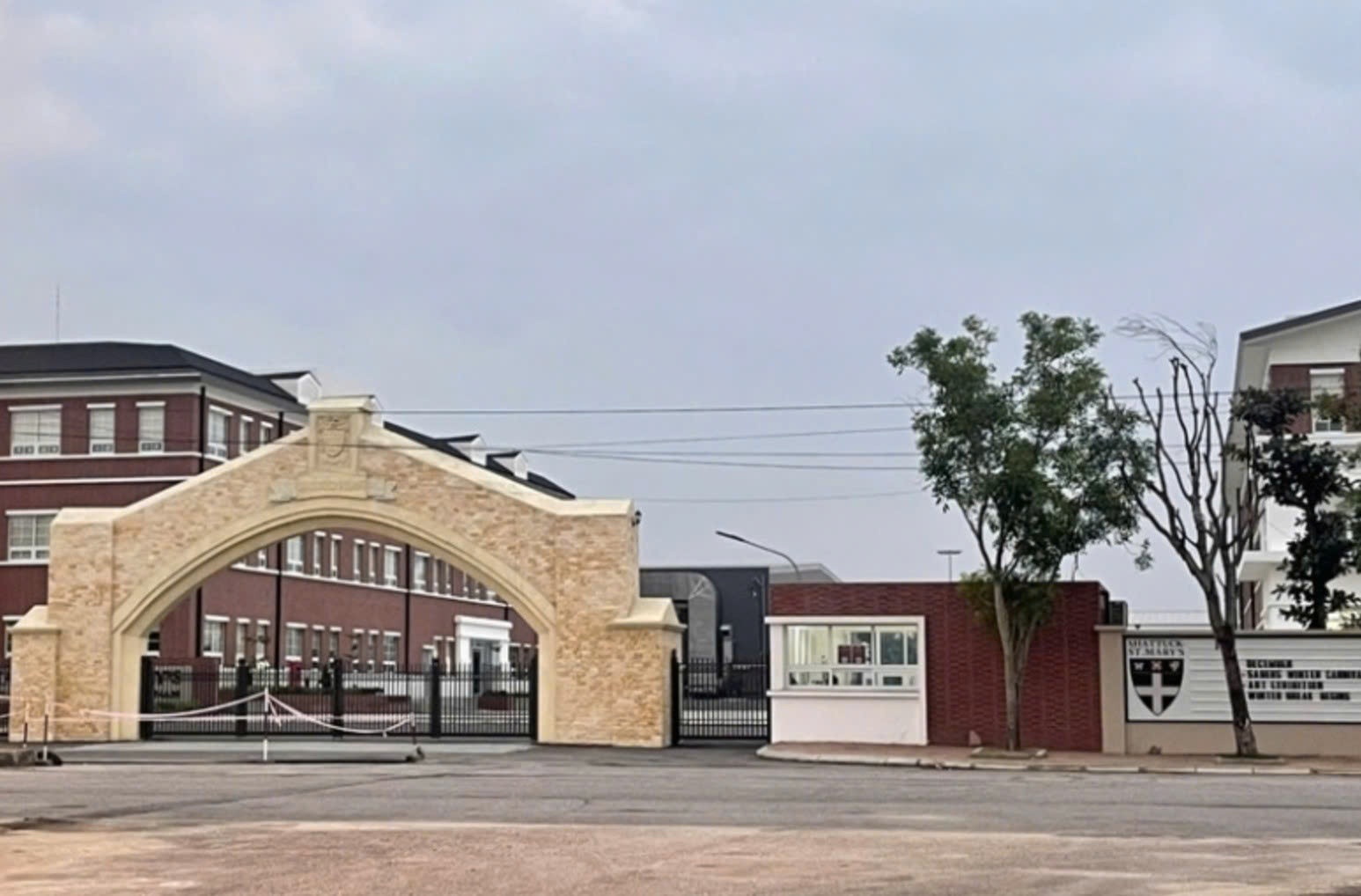 Hai Phong yeu cau mot truong quoc te dung tuyen sinh hinh anh